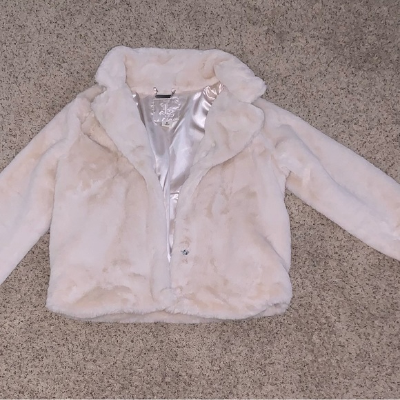 White faux fur jacket - Picture 4 of 6